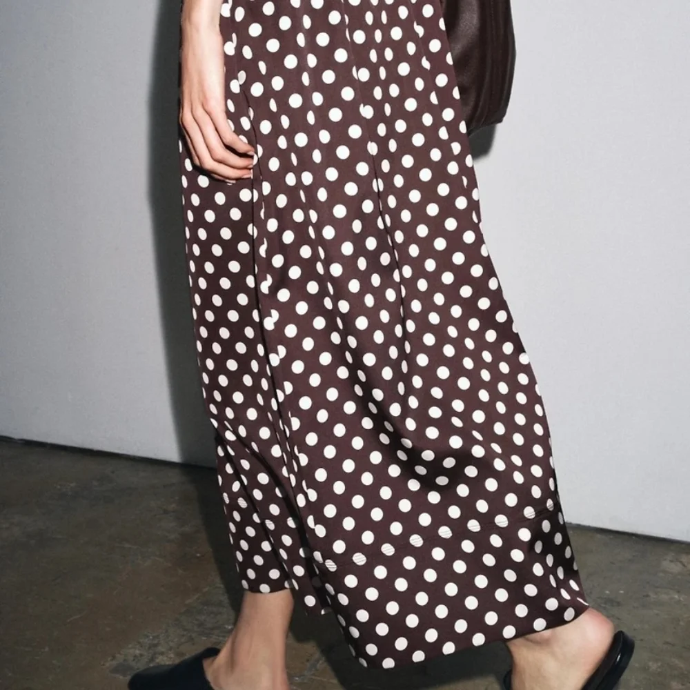 NWT Zara Polka Dot Midi Skirt In Burgundy - S
